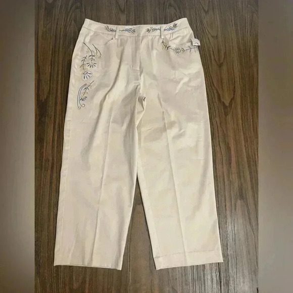 Talbots Petite Khaki Blue Beaded Floral Cropped Capri Pants Womens size 12 New - Picture 12 of 13